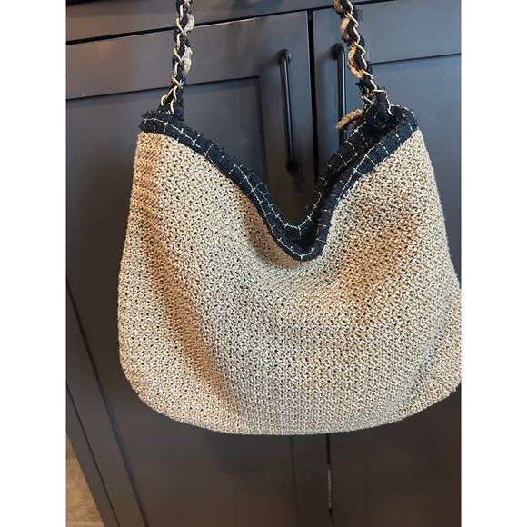 CHANEL Coco Country Camellia Tote - Picture 6 of 16